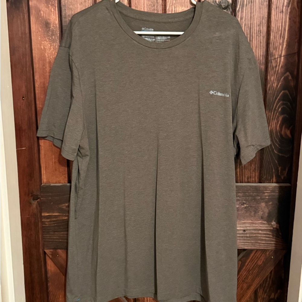 Columbia Men's Brown Short Sleeve Tee